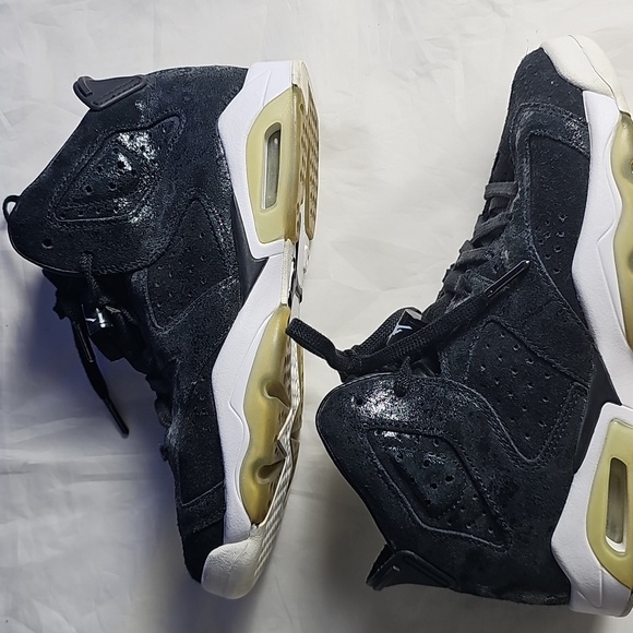 Size 4.5- GS Nike Air Jordan 6 Retro Heiress Athletic Shoe Sneakers - Picture 1 of 12